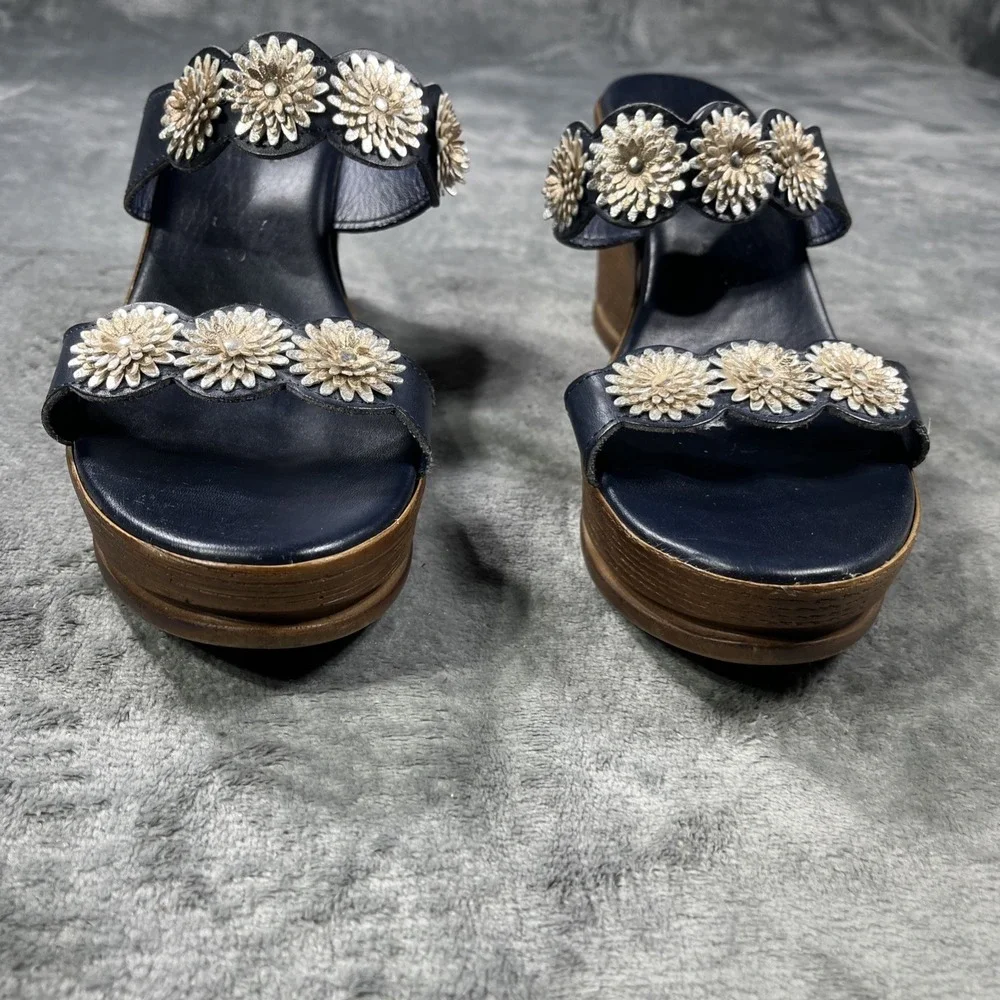Italian Shoemakers Platform Wedge Sandals Size 10 Blue Wide straps Open Toe Shoe